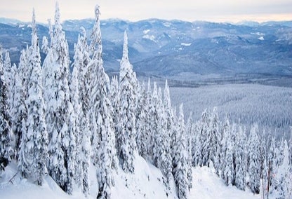 The snowy mountains of Big White in British Columbia